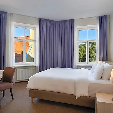 Hotel Radisson Old Town 4*
